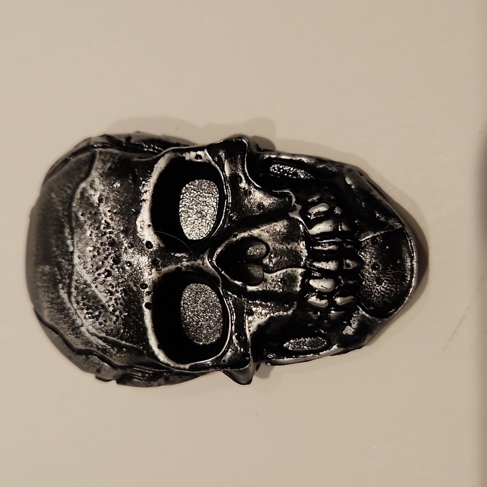 2 SKULL PIRATE MAGNETS - Picture 6 of 9